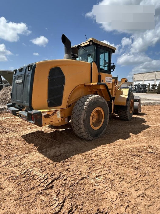 2018 Hyundai HL940 HL 940 Wheel loader, Werk Brau JRB quick coupler, 2.5 yd bucket, and Forks
