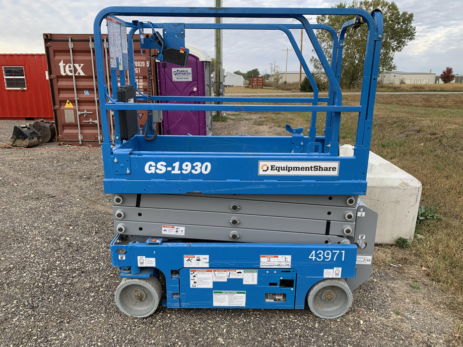 2019 Genie GS-1930 Fixed rails with chain Entry