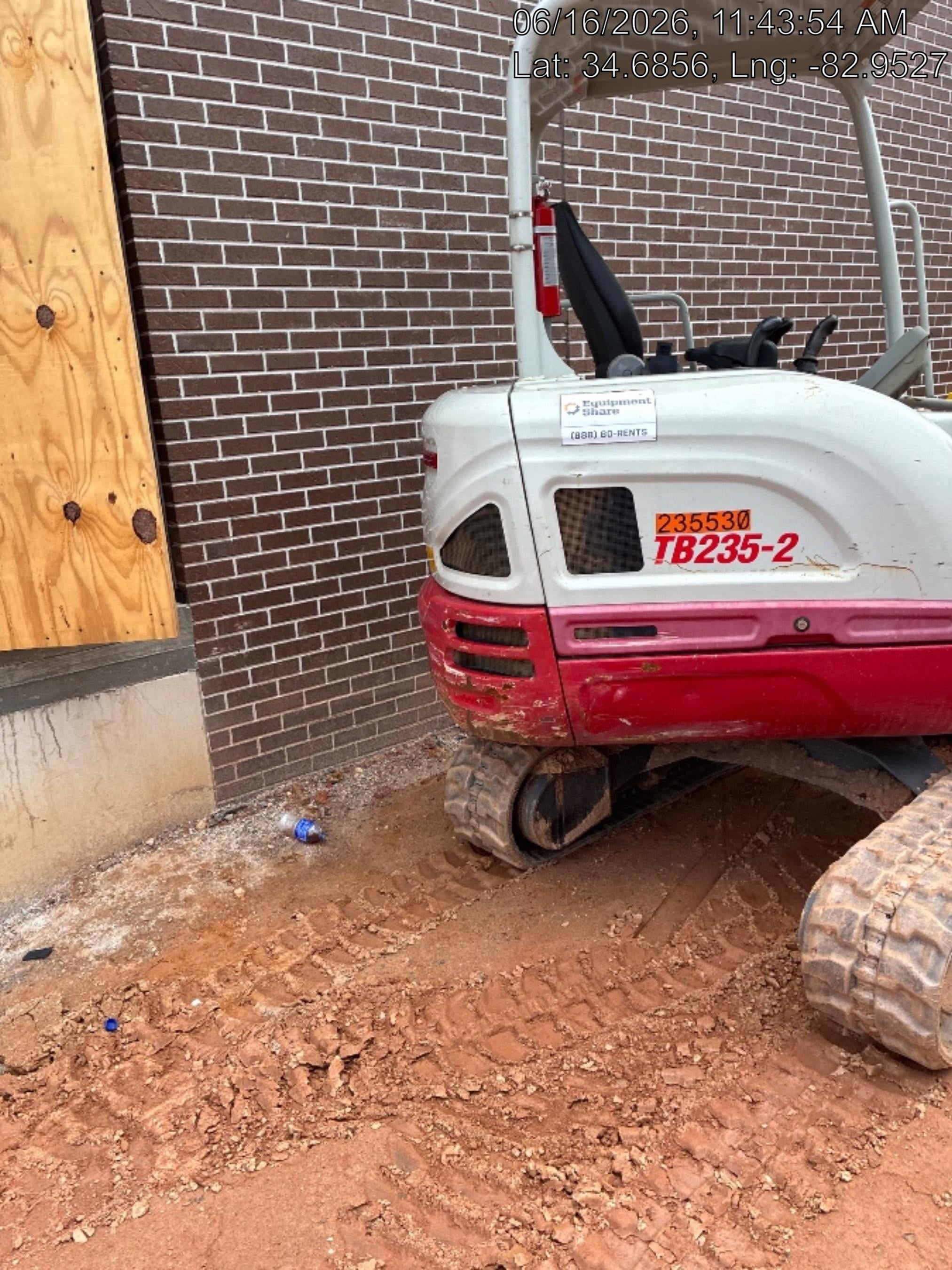 2022 TAKEUCHI TB235-2R