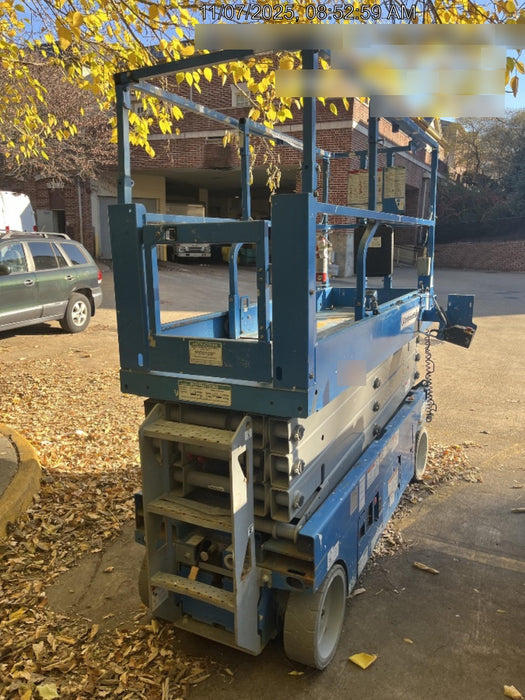2019 Genie GS-2632 Folding rails with half height swing gate