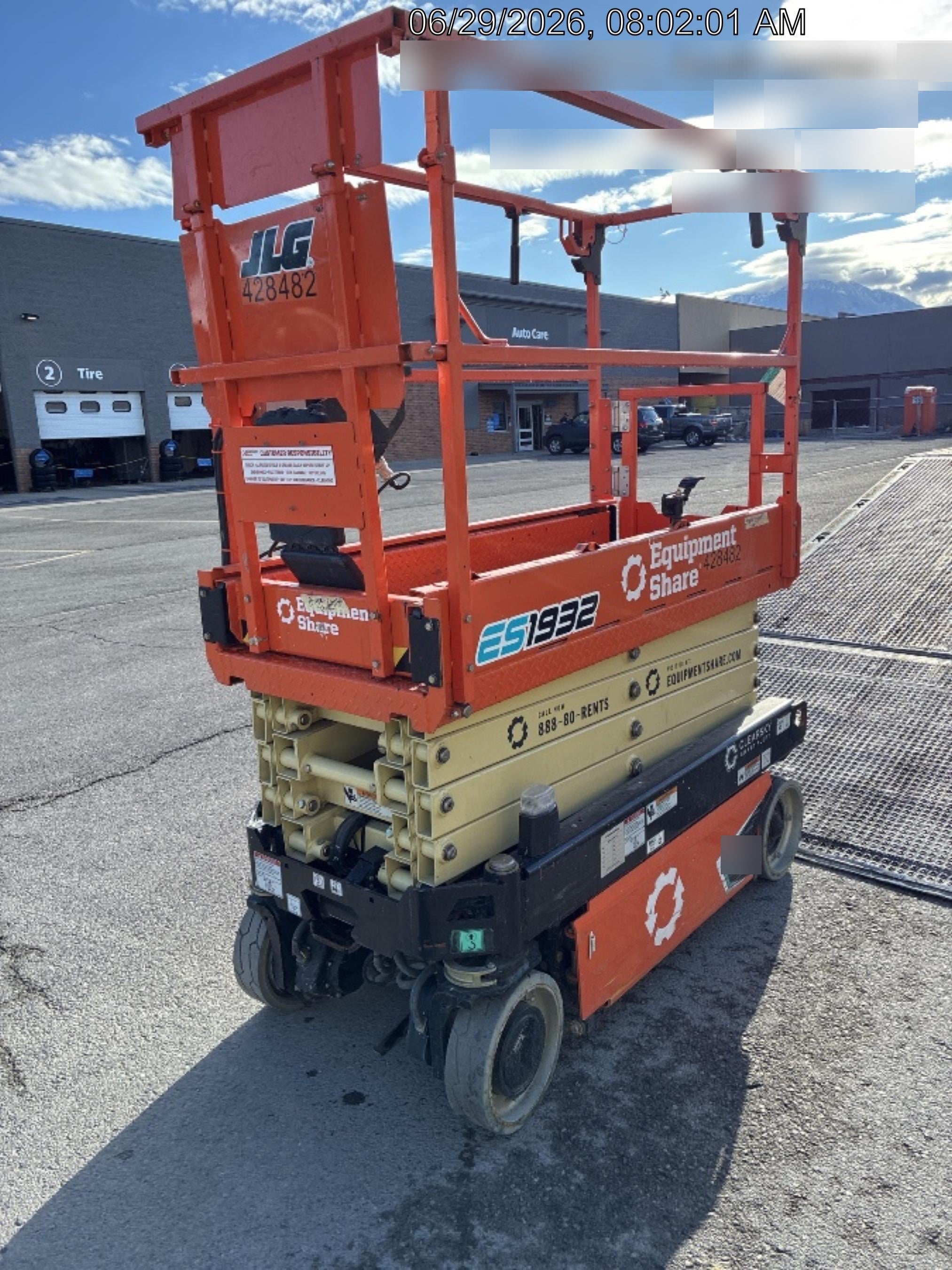 2024 JLG ES1932