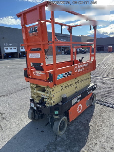 2024 JLG ES1932