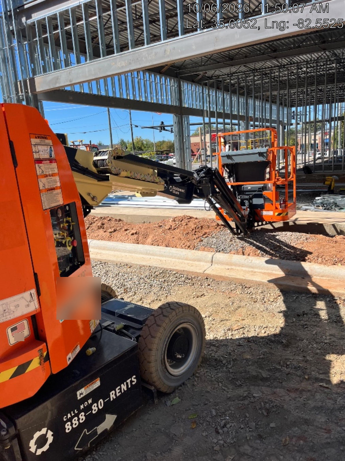 2023 JLG E300AJP