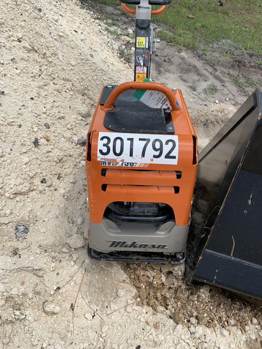 2023 Multiquip MVH158 Honda GX200, 17" Plate, Gas