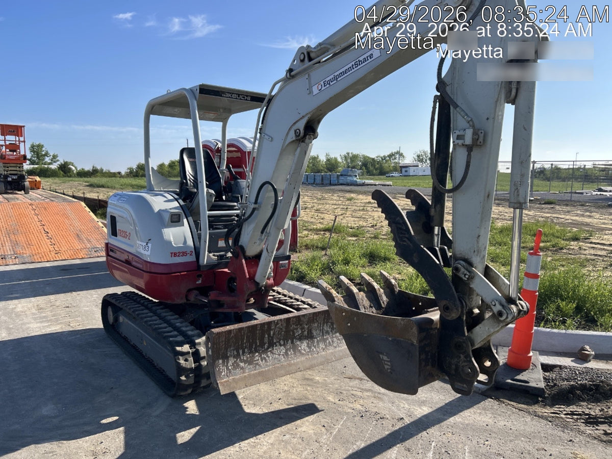 2022 TAKEUCHI TB235-2R