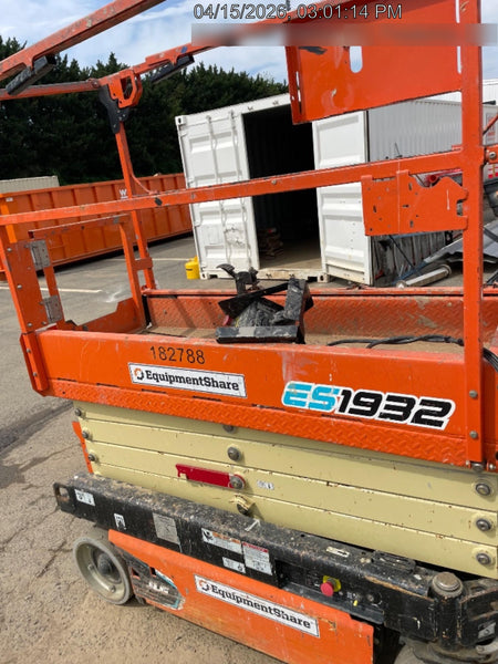 2021 JLG ES1932