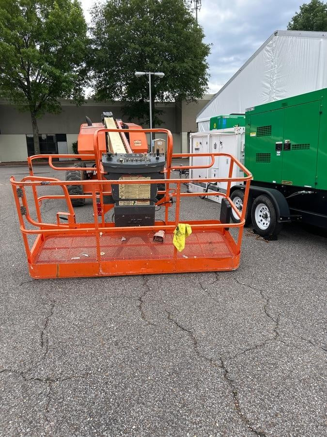 2004 JLG 600S 4WD