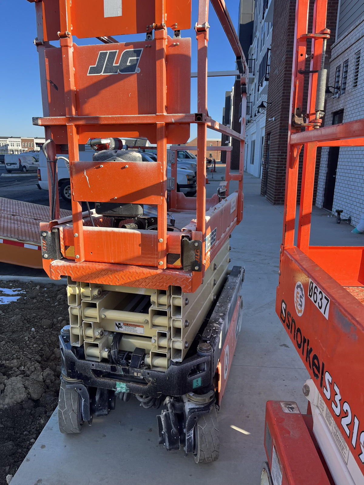 2021 JLG ES1932
