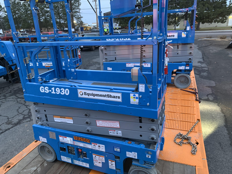 2020 Genie GS-1930 Solid Non Marking Tires, Beacon, Folding rails with half height swing gate, 800W Inverter