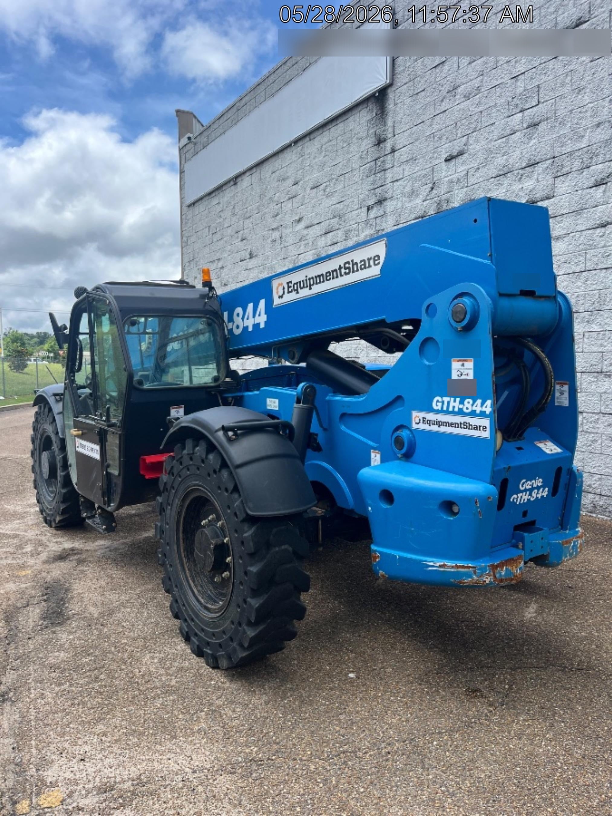 2018 Genie GTH-844 Genie GTH-844 w/Enclosed Cab w/HVAC, Work Lights, Solid Tires, Beacon, 60" Carriage and Forks