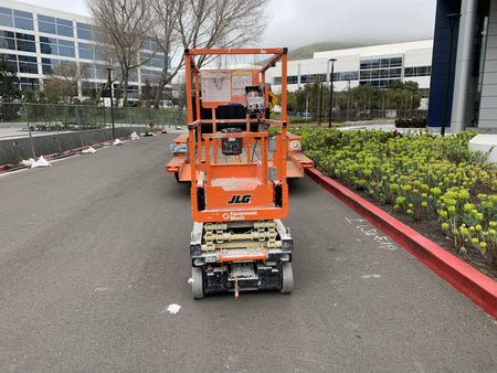 2022 JLG ES1330L