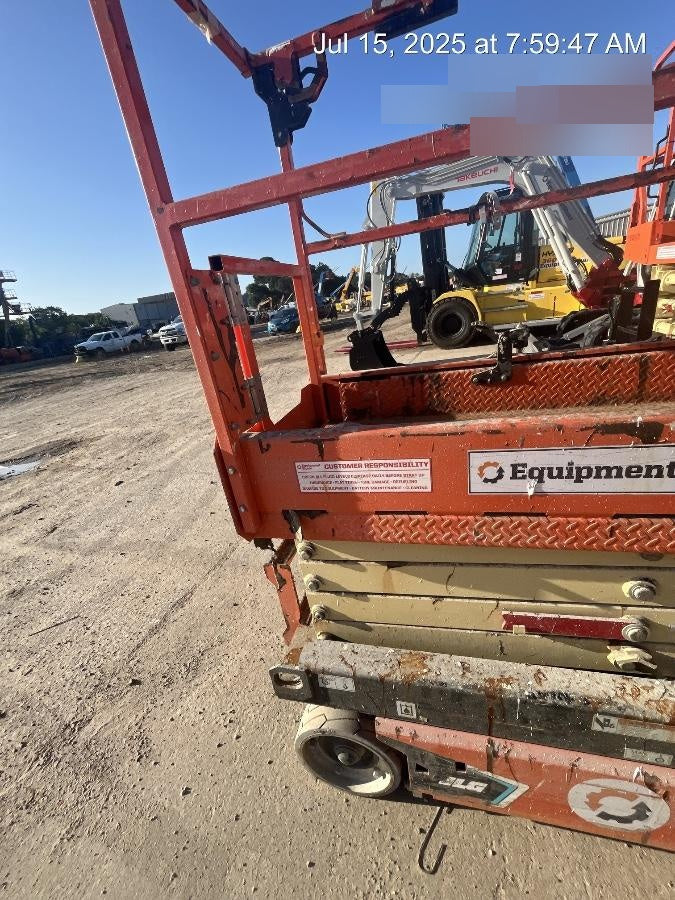 2021 JLG ES1932