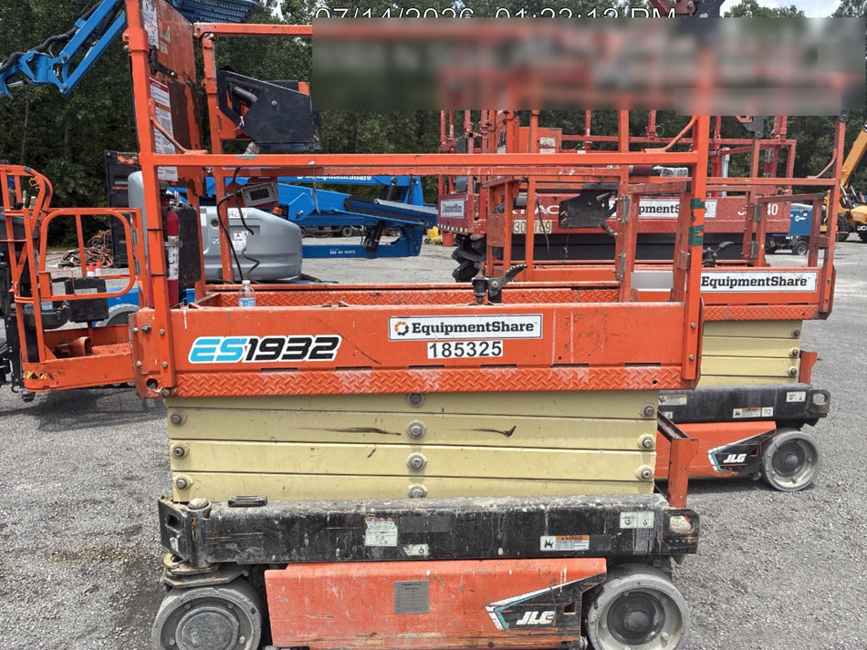 2021 JLG ES1932