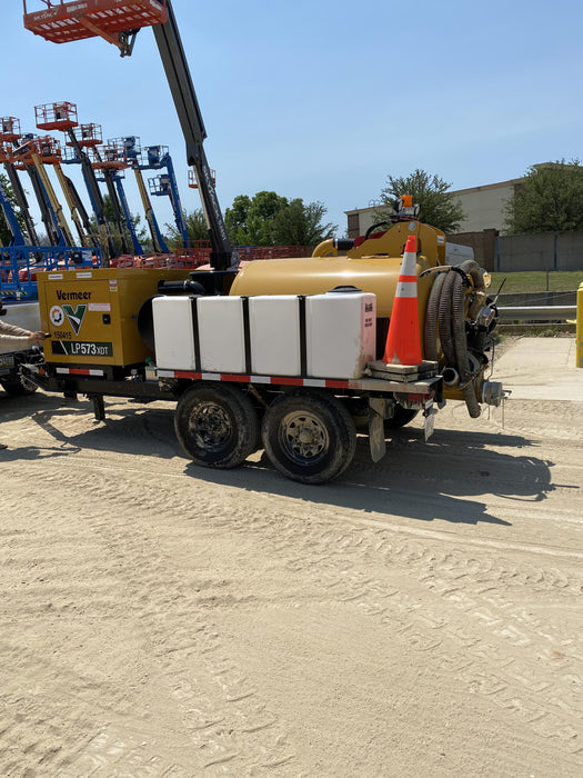 2021 Vac-Tron LP573XDT T4 Koehler Diesel Engine, 500 Gallon Debris Tank, x2 100 Gallon Water Tanks