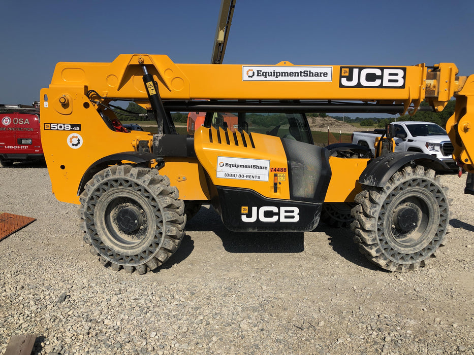 2020 JCB 509-42 Cab/Heat/Air, Solid Tires, Work Lights, Beacon, Aux Hydraulics, Back up Alarm, Lifting Eye, ES Decals