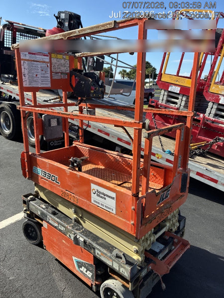 2022 JLG ES1330L