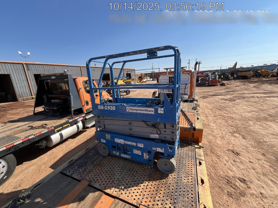 2019 Genie GS-1930 Fixed rails with chain Entry