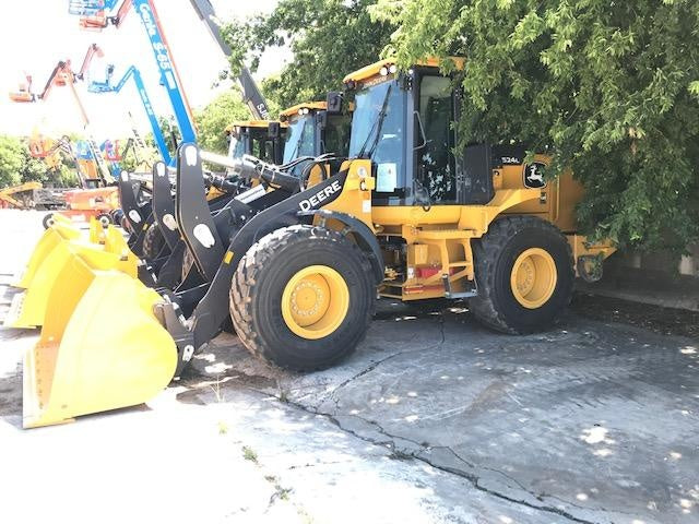 2019 John Deere 524L Cab/Heat/AIR, 3rd Function Hydraulics, Hydraulic JRB QC 2.75 Yd. Bucket, 60" Carriage/72" Forks