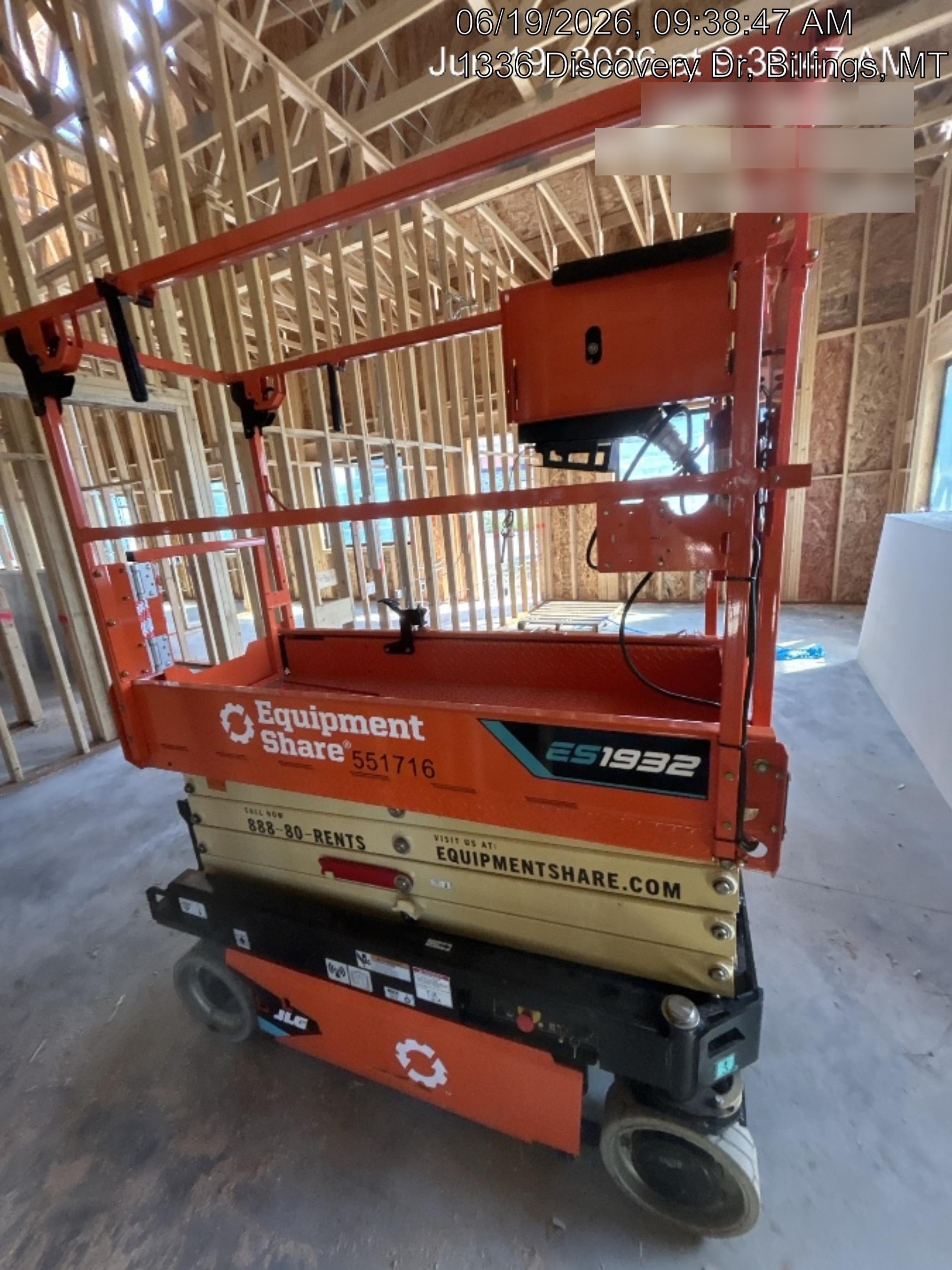 2025 JLG ES1932