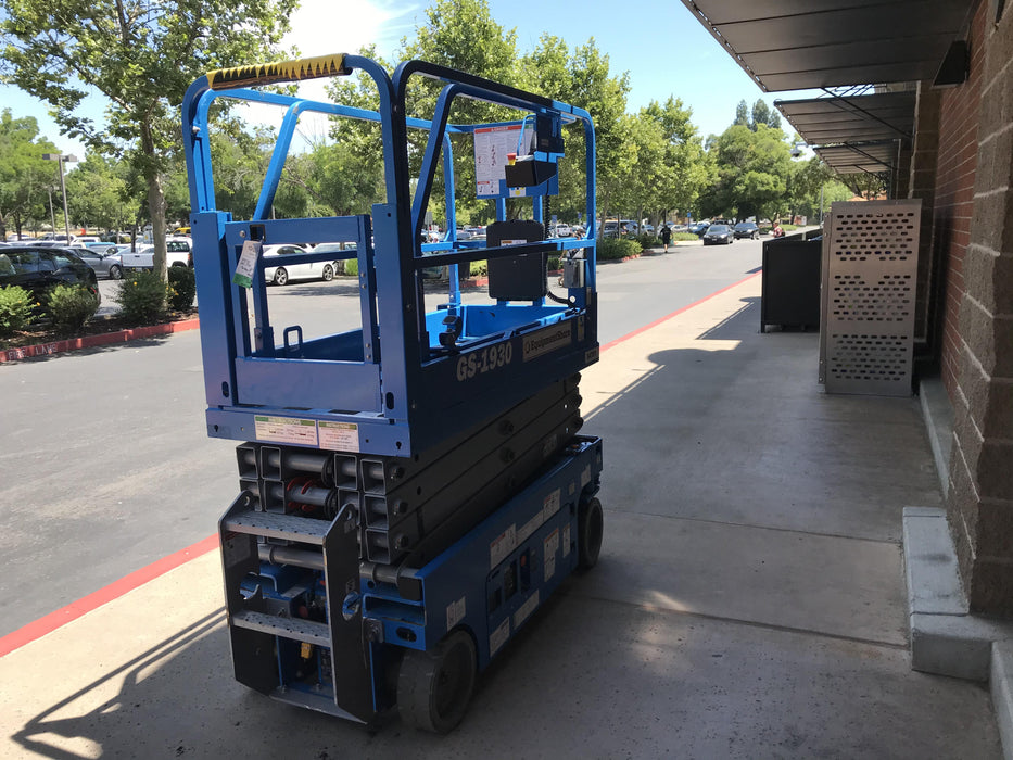 2019 Genie GS-1930 Half Height Swing Gate, 800W Inverter