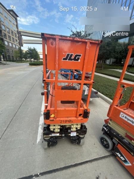 2022 JLG ES1330L