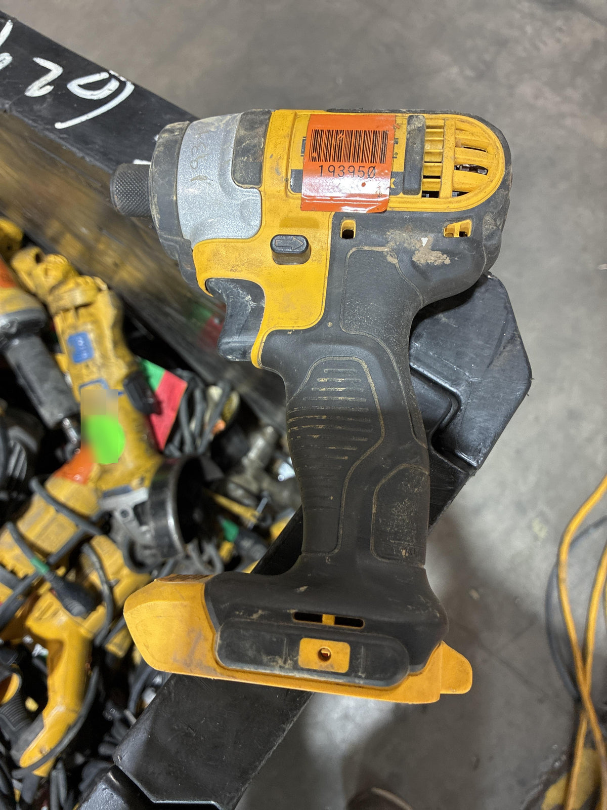 2021 DEWALT DCF885