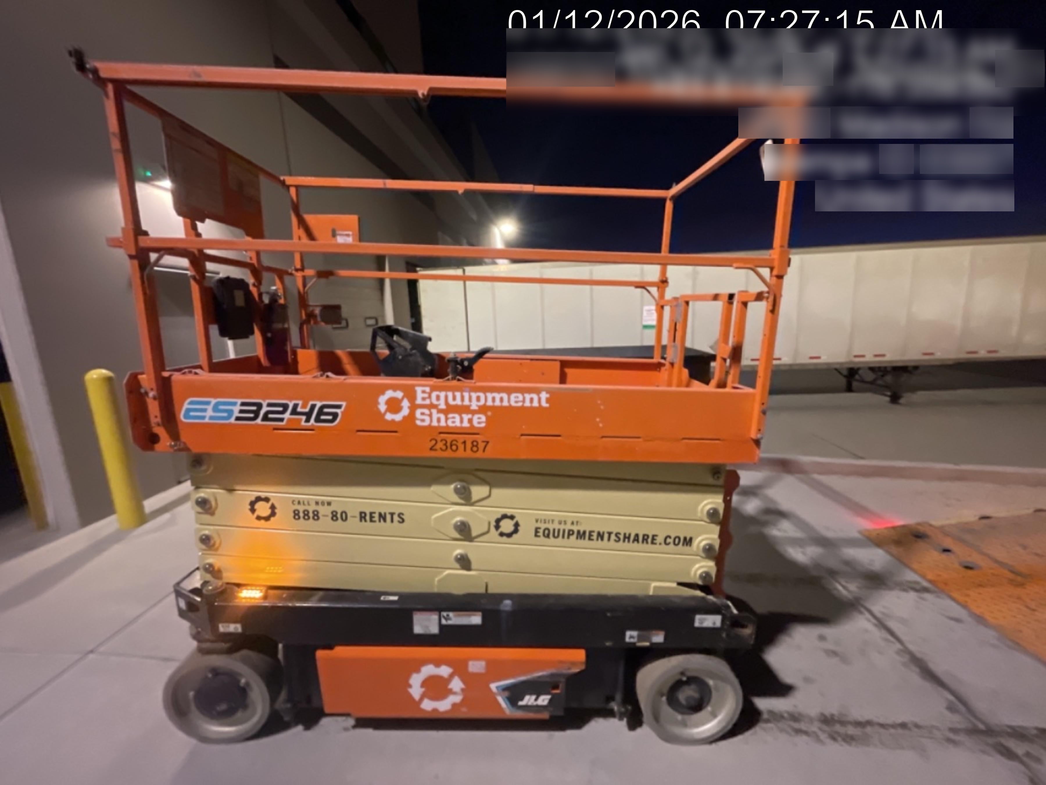 2022 JLG ES3246