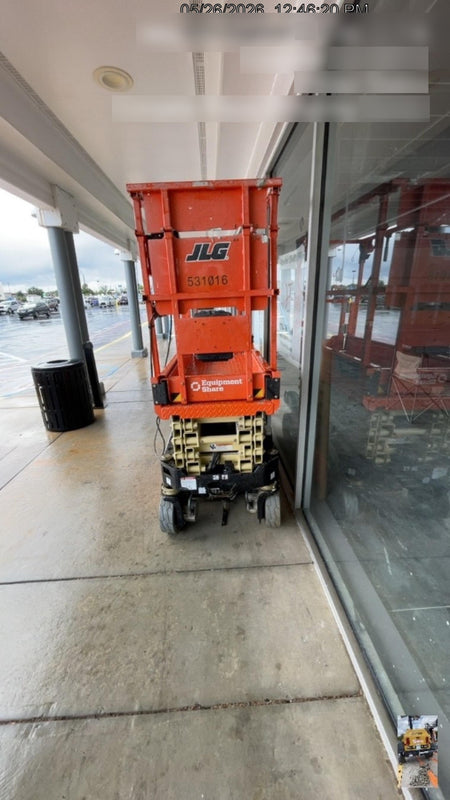 2025 JLG ES1932