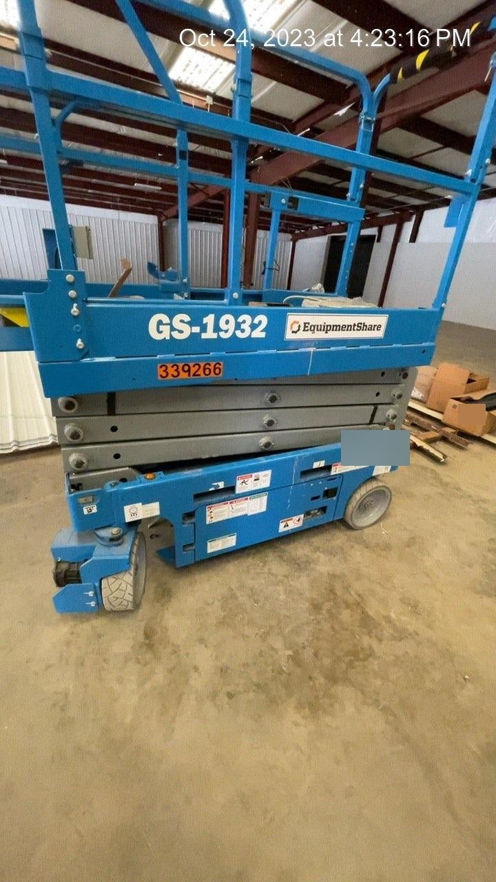 2023 GENIE GS-1932
