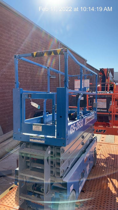 2020 Genie GS-2632 Solid NM Tires, Folding Rails with Half-Height Swing Gate, Beacon