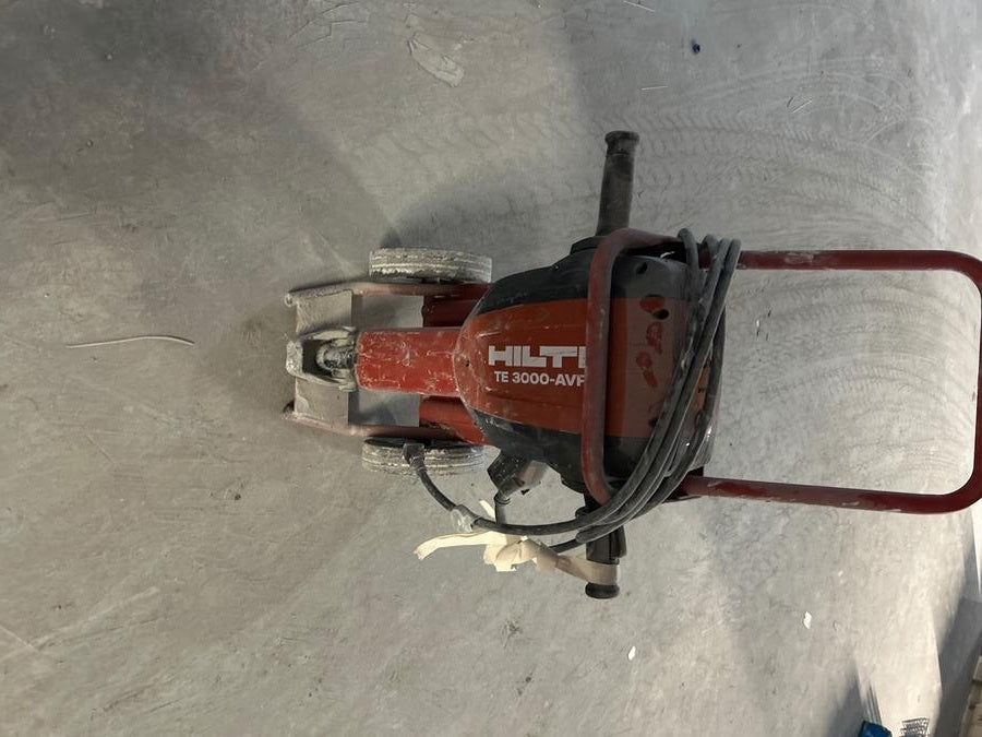 2021 HILTI TE 3000-AVR