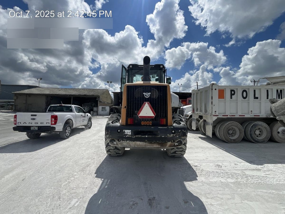 2018 Case 721G CLOSED CAB, JRB 416 STYLE HYD COUPLER