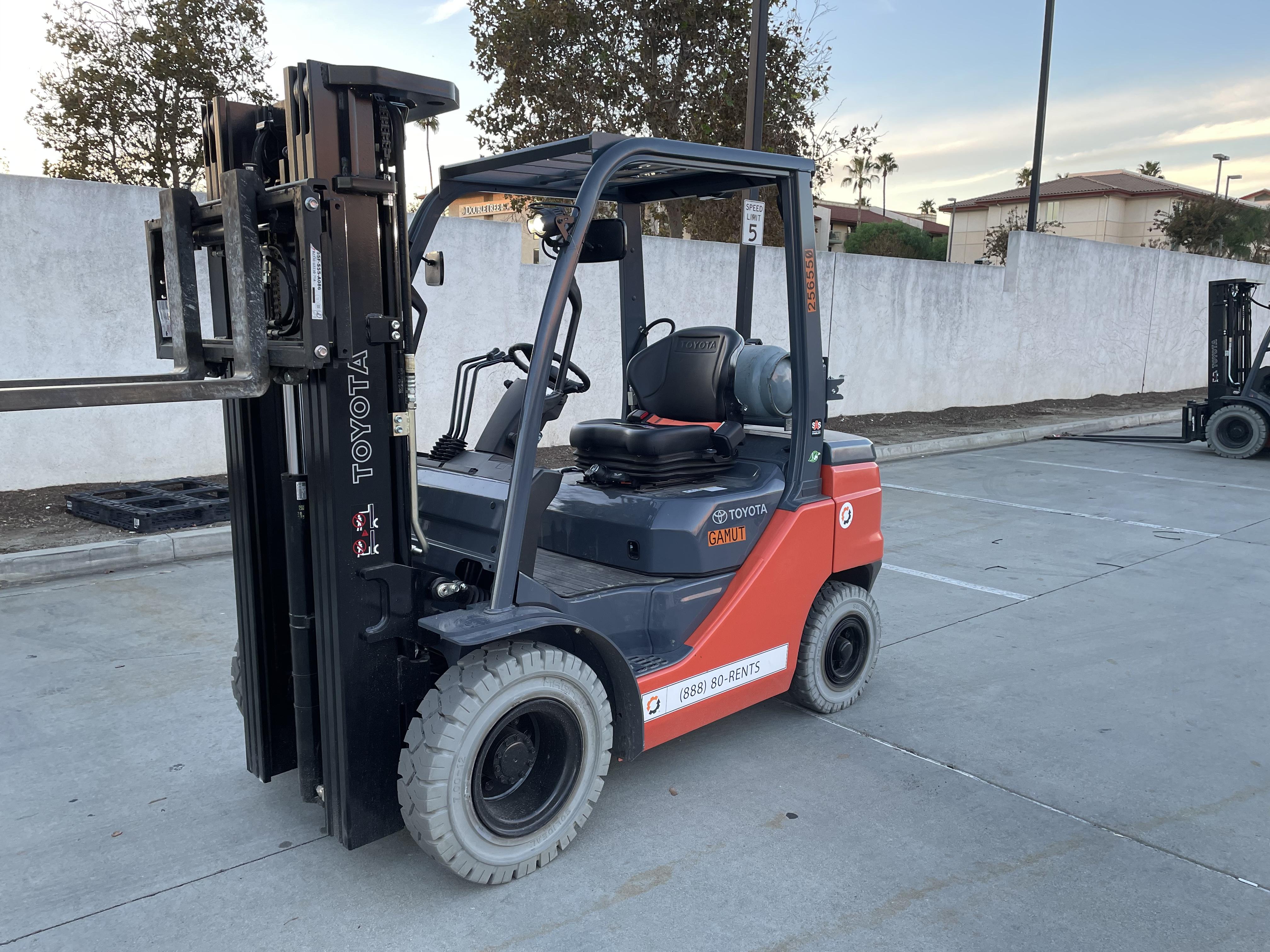 2022 TOYOTA 50-8FGU25