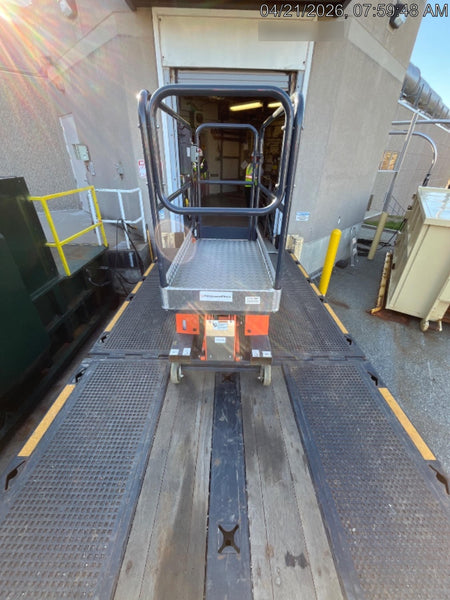 2023 JLG 1030P