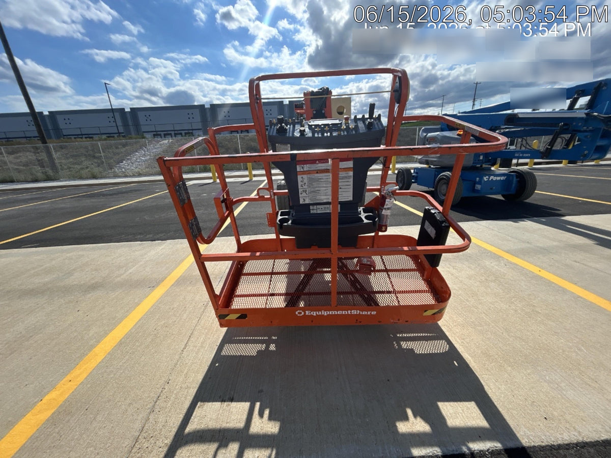 2022 JLG E450AJ