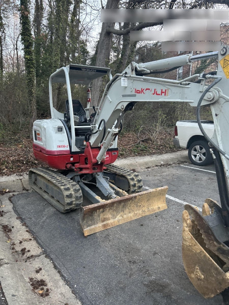 2022 TAKEUCHI TB235-2R