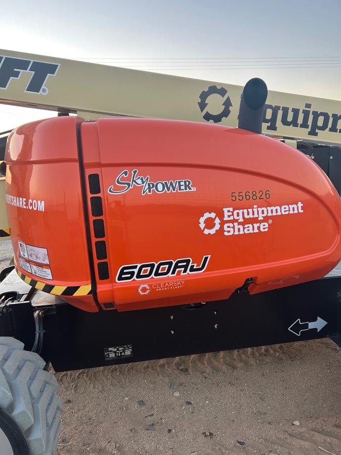 2025 JLG 600AJ