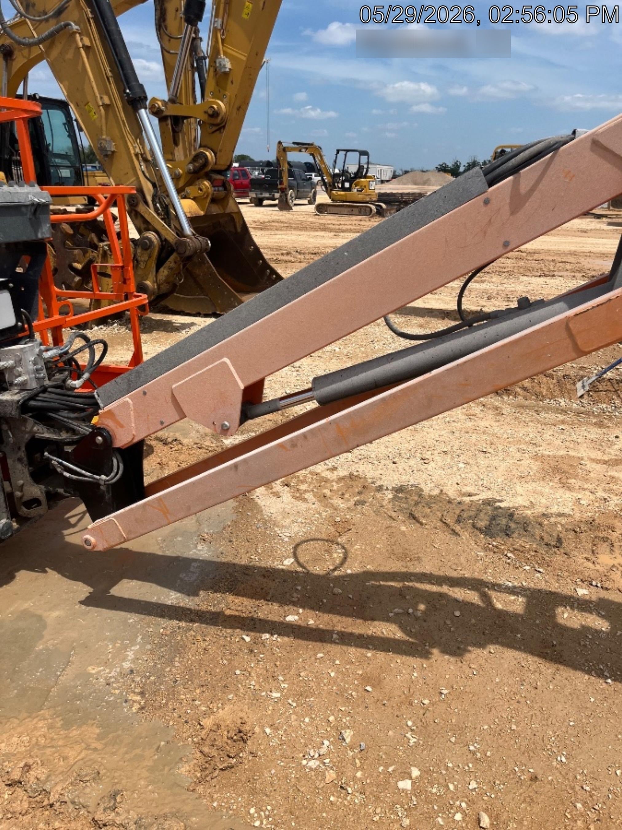 2022 JLG 660SJ