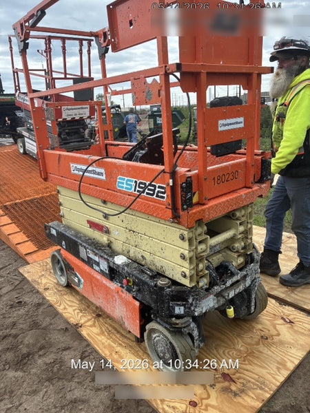 2021 JLG ES1932