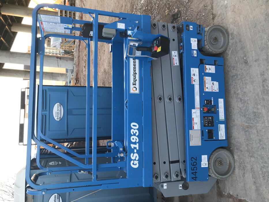 2019 Genie GS-1930 Fixed rails with chain Entry
