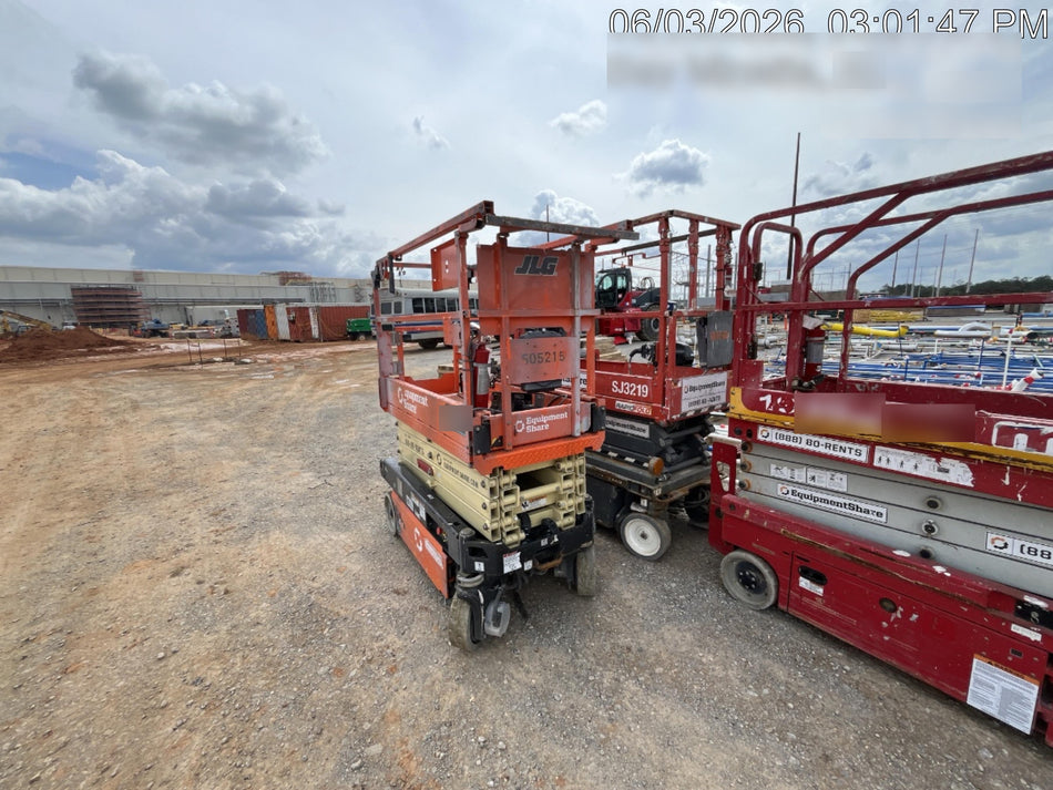2021 JLG ES1932