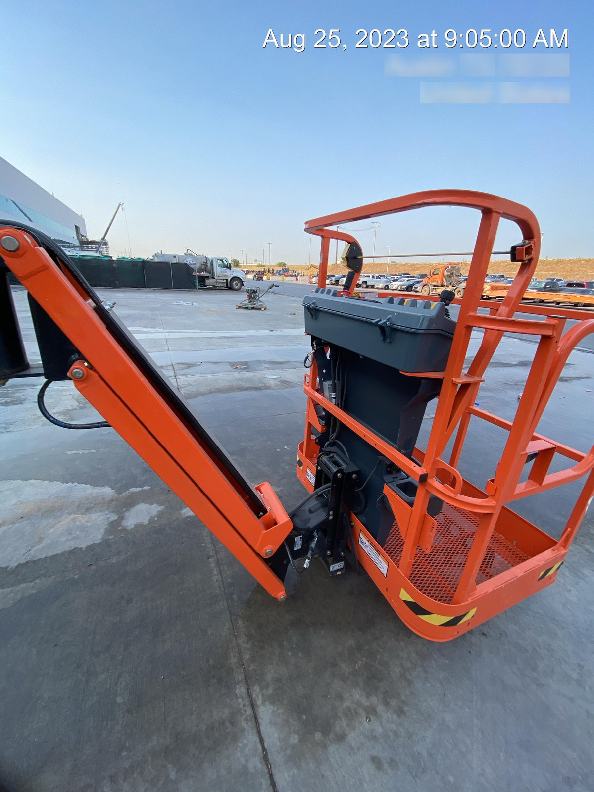 2022 JLG E300AJP