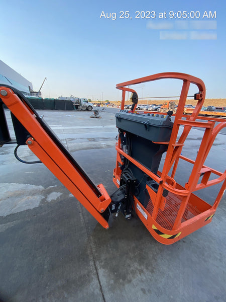 2022 JLG E300AJP