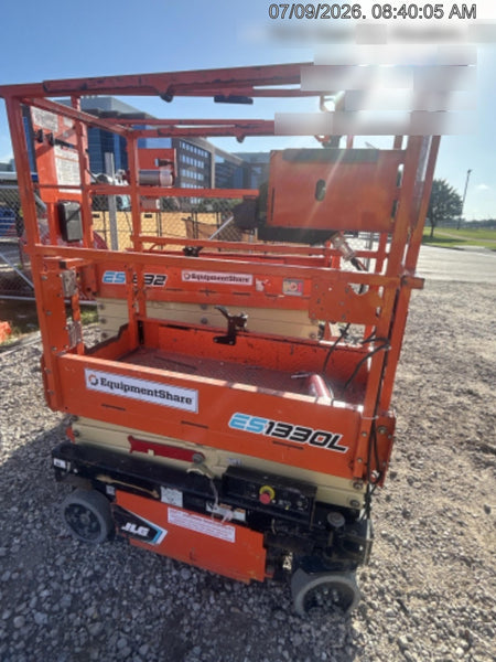 2021 JLG ES1330L