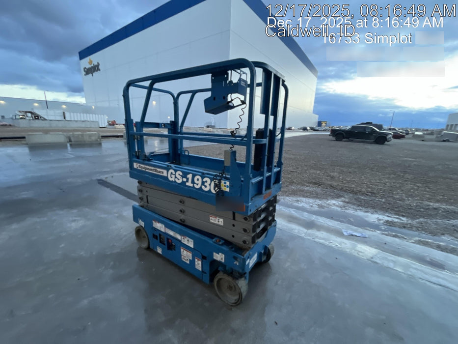 2019 Genie GS-1930 Half Height Swing Gate, 800W Inverter