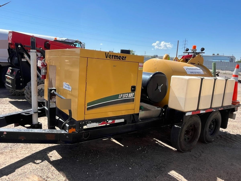2021 Vac-Tron LP573XDT 500 Gallon Debris Tank w/ Hydraulic Tilt, two (2) 100 Gallon Water Tanks, Low Profile Torsion Axles (12,000 GVWR)