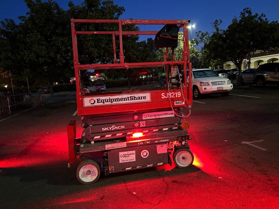 2020 Skyjack SJIII-3219 Solid NM Tires, Half height spring hinged entry gate, Dual Beacons, 800W Inverter