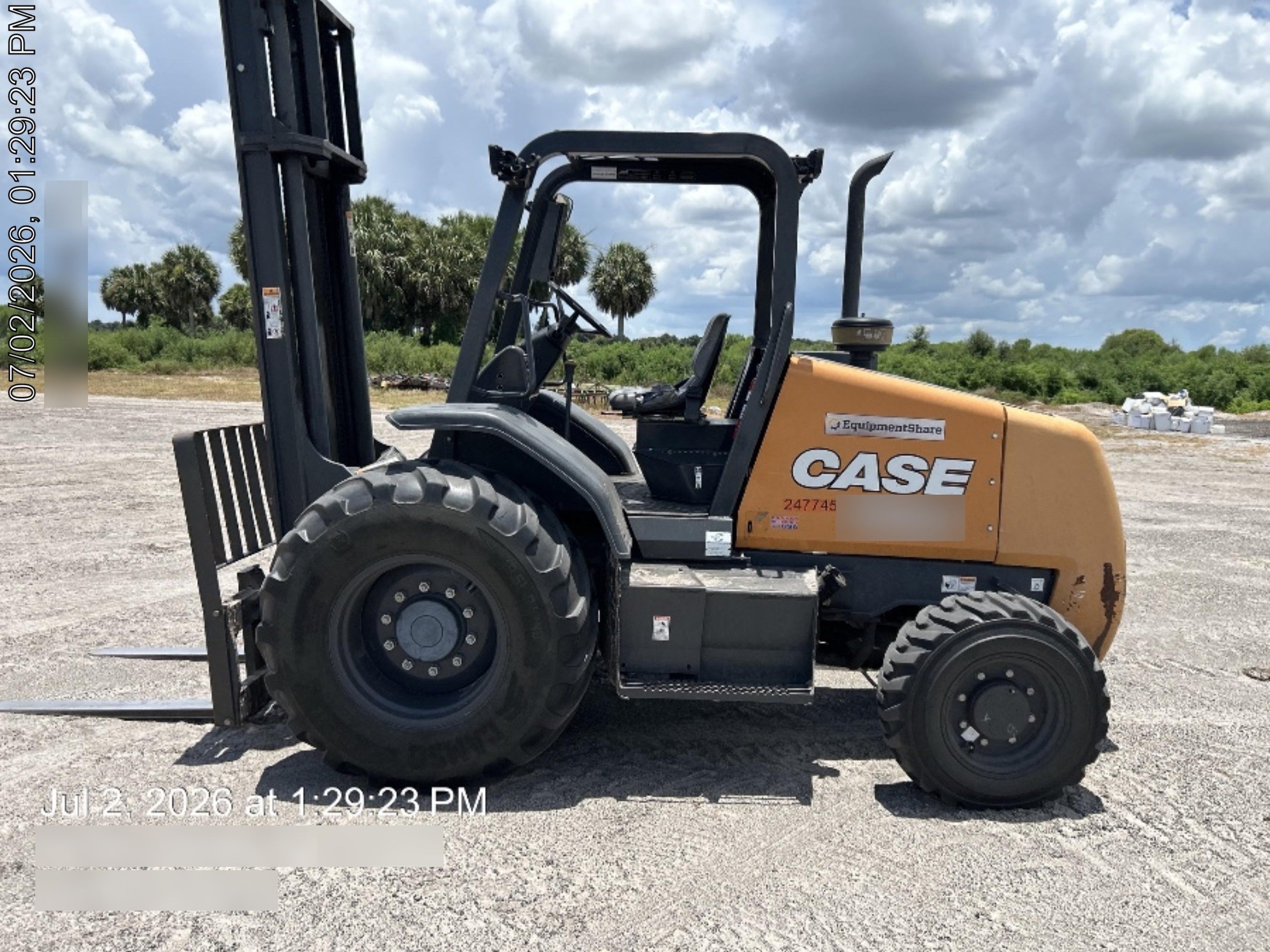 2022 CASE 586H