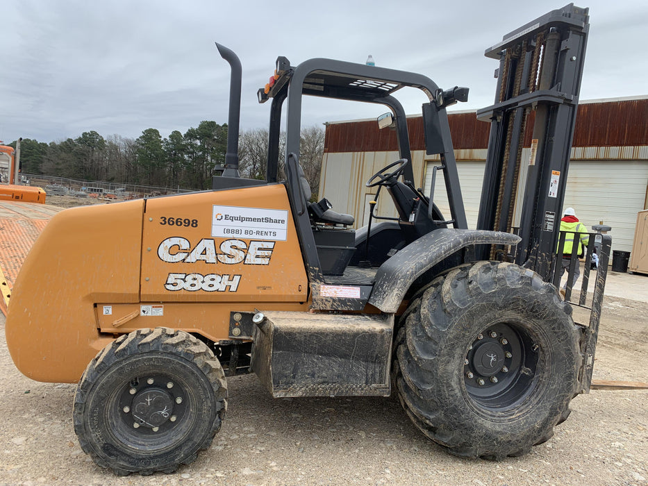 2019 CASE 588H