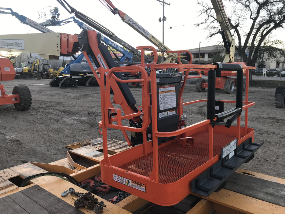 2019 JLG 860SJ